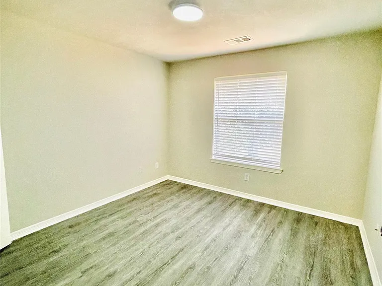 1719 Park Forest Dr — Photo 36