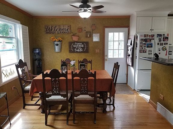 2nd image of 1N454 Gloria Ave