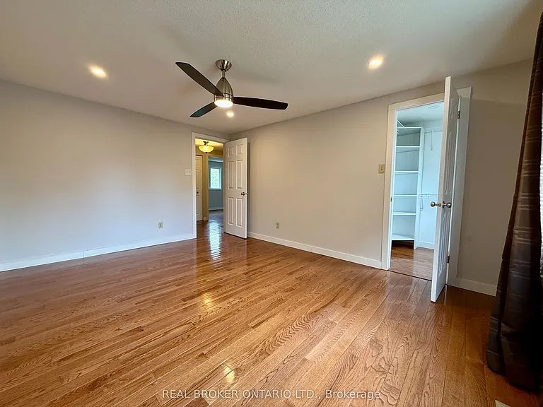 93 Melanie Cres — Photo 27