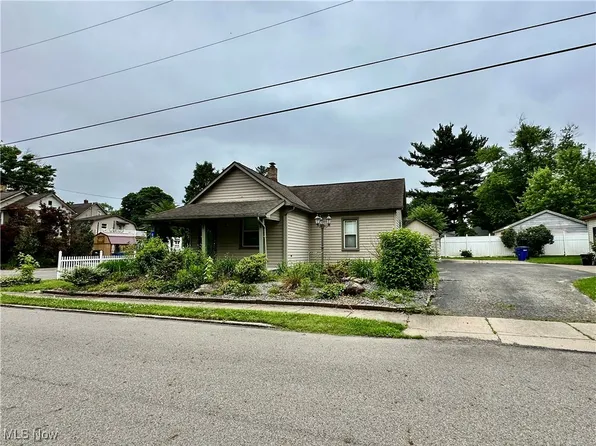 25 W Water St, Hubbard, OH 44425