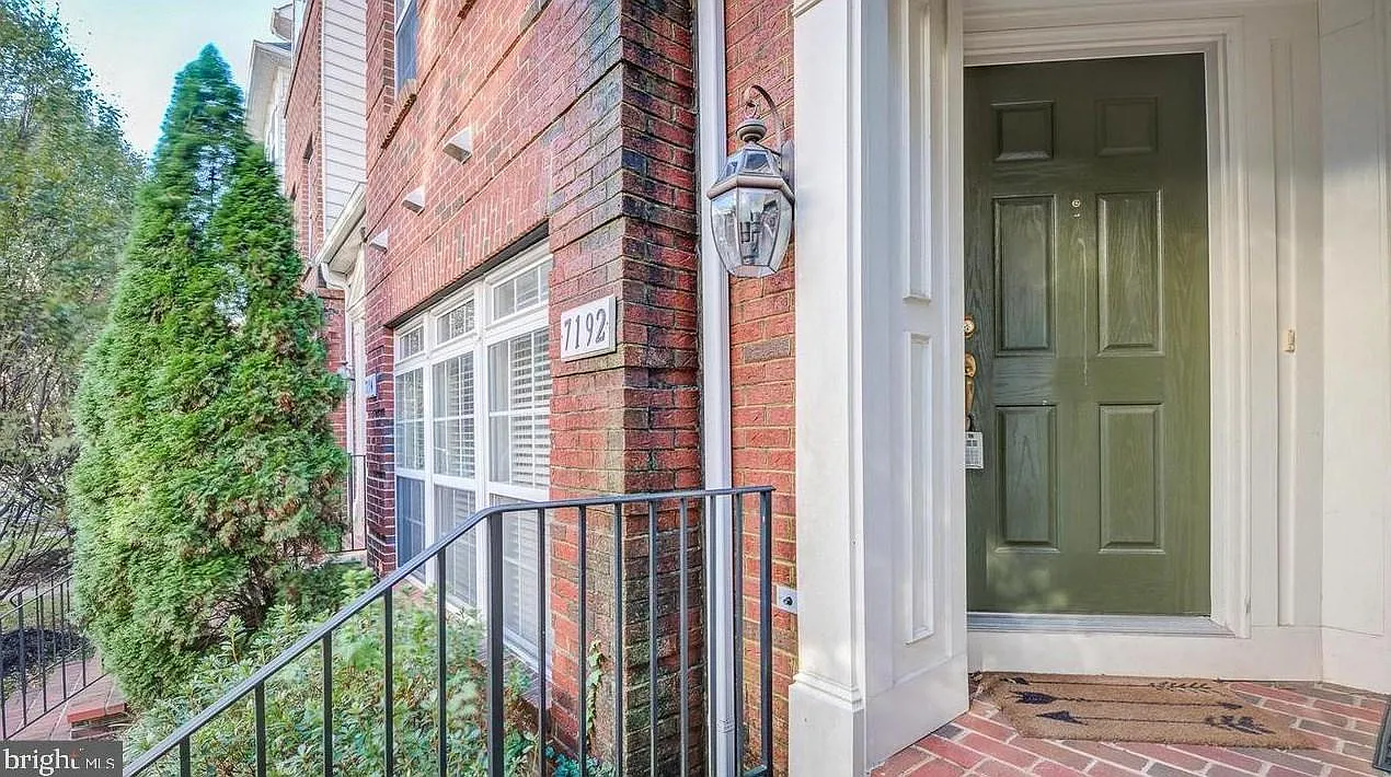 3 bed, 2.5 bath, 1339 sqft, $2,599 — Photo 1