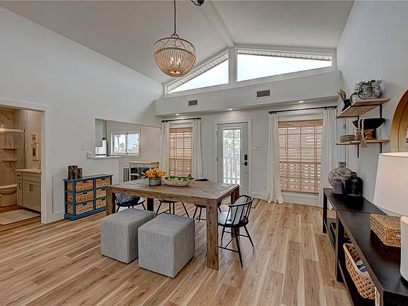 4th image of 310 Leslie Ln