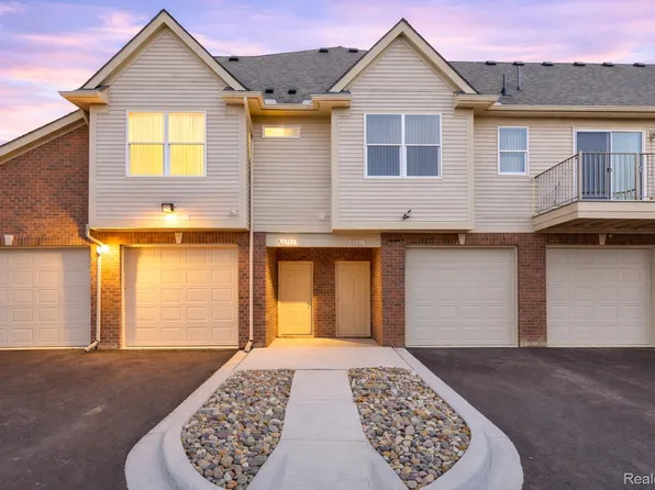 8292 Heywood Cir #4, Sterling Heights, MI 48312