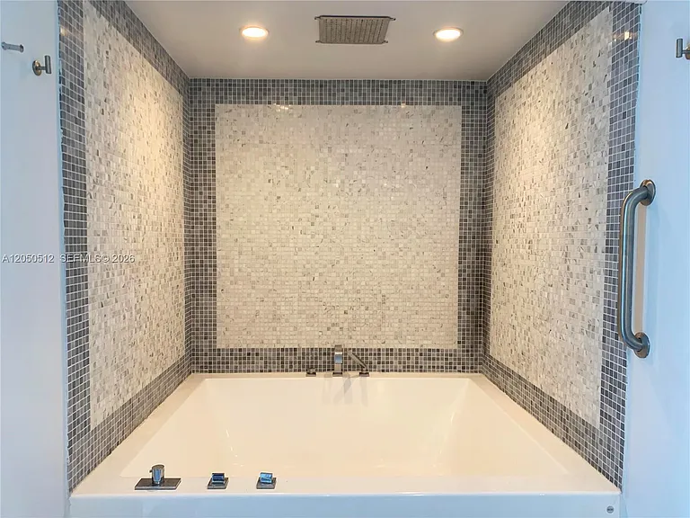 200 Biscayne Boulevard Way #4412 — Photo 14