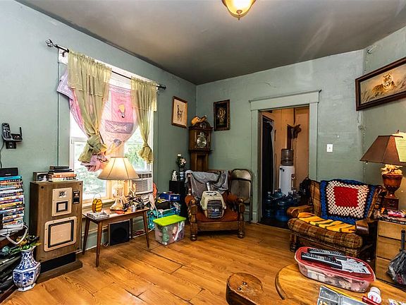 5th image of 1316 S Faraday Ave