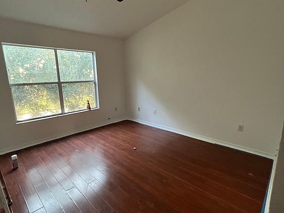 2nd image of 1403 Lyonshire Dr