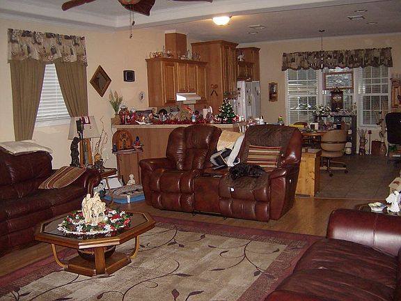 3rd image of 2707 N Conway Ave Unit 579