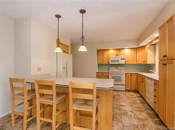 5th image of 703 Jearl Ln