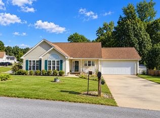220 Winding Creek Dr, Greenwood, SC 29649