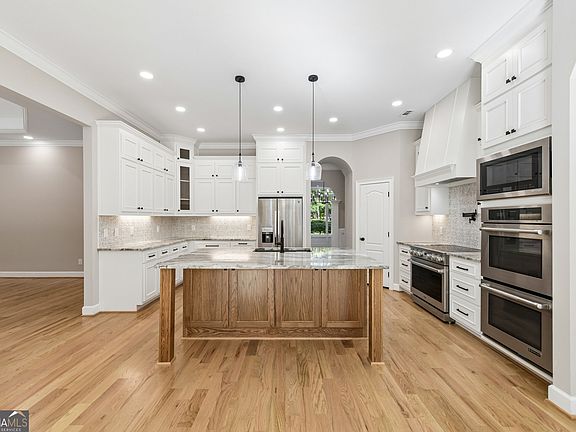 2nd image of 2431 Rabbit Farm Cir