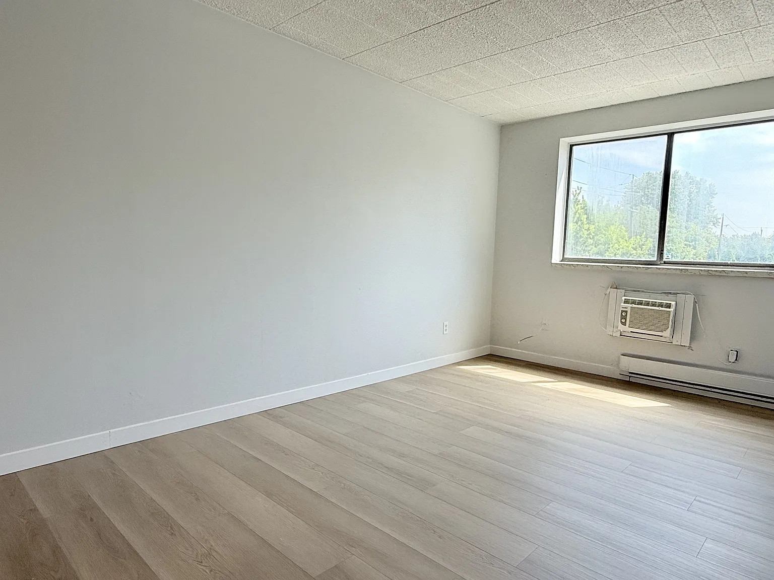 1 bed, 600 sqft, $1,137 — Photo 2