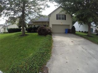 614 Hidden Falls Ln, Chesapeake, VA 23320