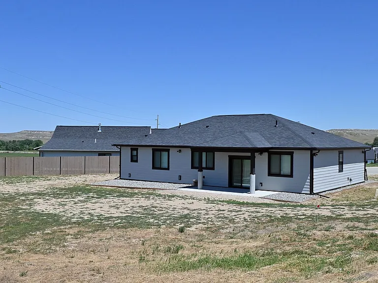 1495 Oxbow Dr — Photo 10