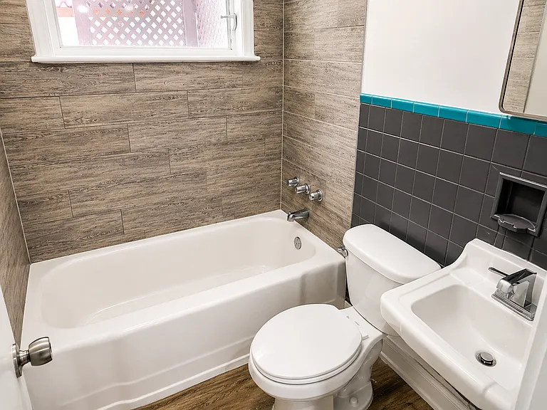 3435 Meredith Ave — Photo 15