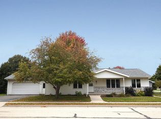 109 Filby St, Oakfield, WI 53065