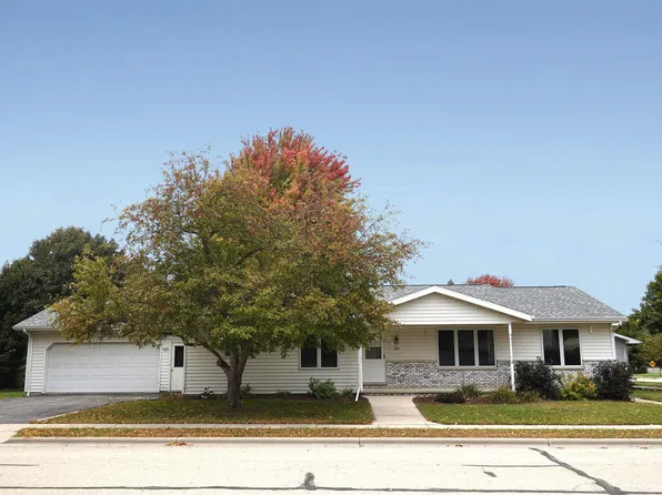 109 Filby St, Oakfield, WI 53065