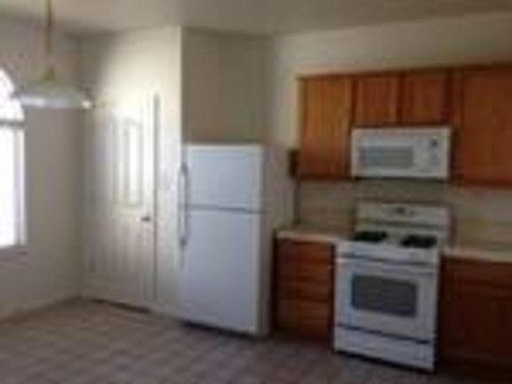 2nd image of 1675 Shoreline Dr