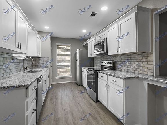 5th image of 2908 E Park Blvd