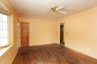 4th image of 847 Pinewood Ave