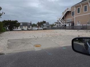 27 W Ohio Ave, Brant Beach, NJ 08008