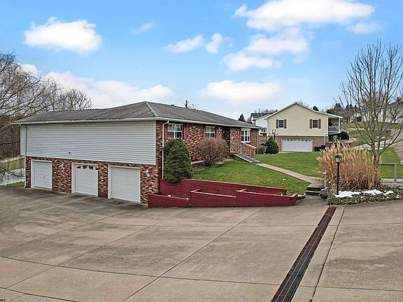 3rd image of 94 Kimberly Cir