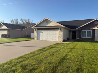 2110 Iron Eagle Ct, North Platte, NE 69101