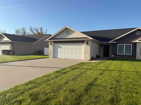 2110 Iron Eagle Ct, North Platte, NE 69101
