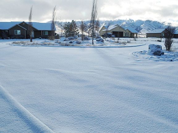 Front, Curbed Circular Drive