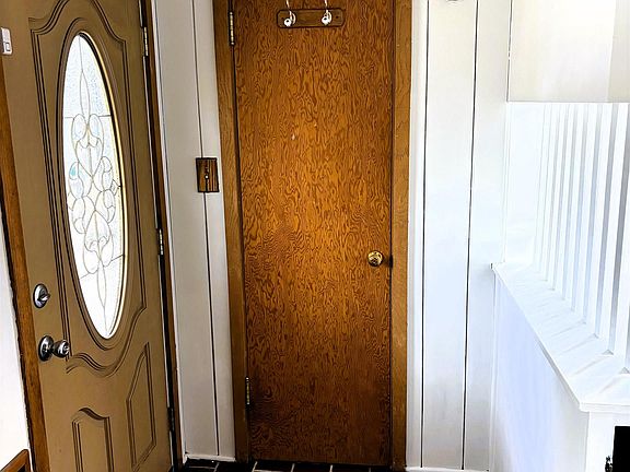 3rd image of 240 Parkdale Ave