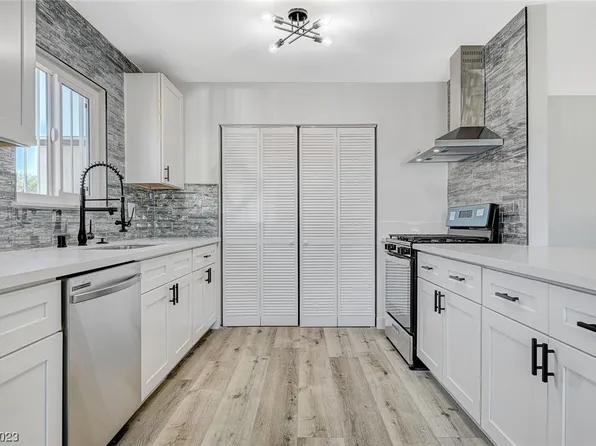 3322 Pioneer Ave, Las Vegas, NV 89102