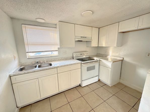 2410 Chestnut Woods Dr #2410