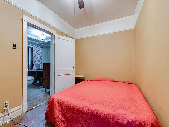 5th image of 7419 S Dante Ave