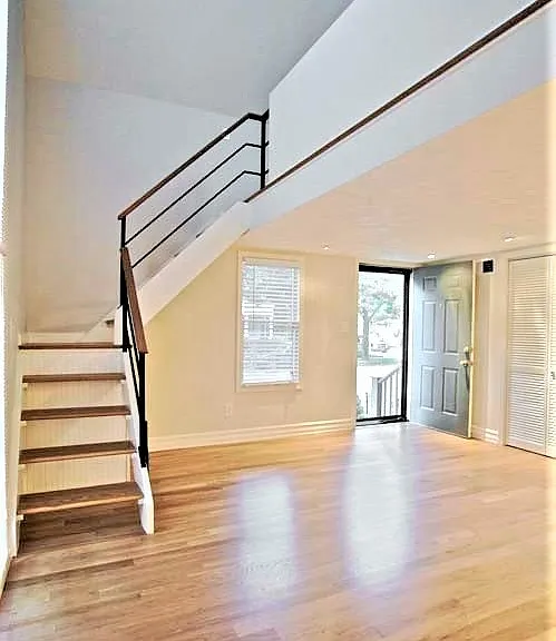 Main living 17' W x 14 1/2' D
