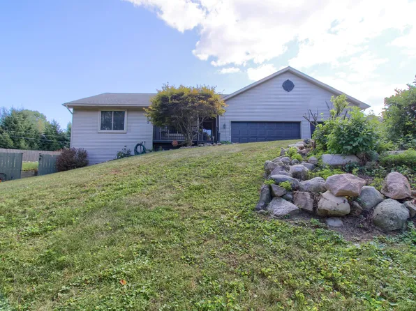4952 Elmers Turn, Pinckney, MI 48169