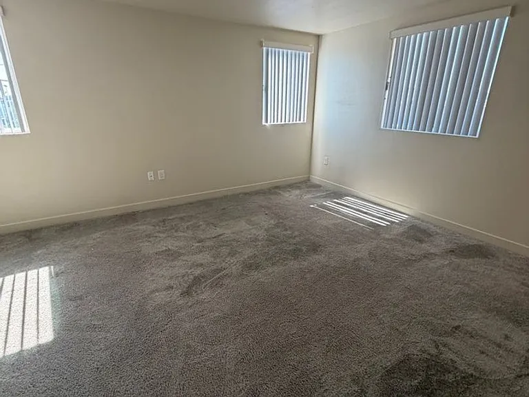 3839 Woodlawn Ave — Photo 60