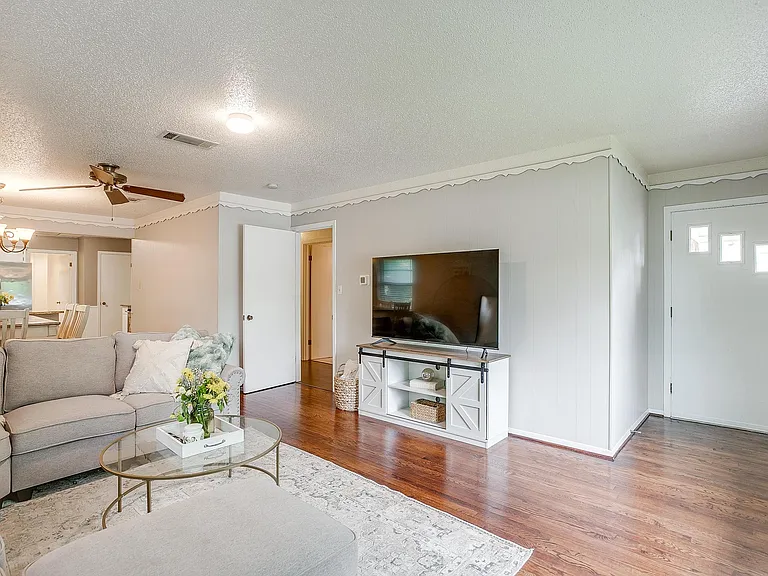3217 Lubbock Ave #B — Photo 6