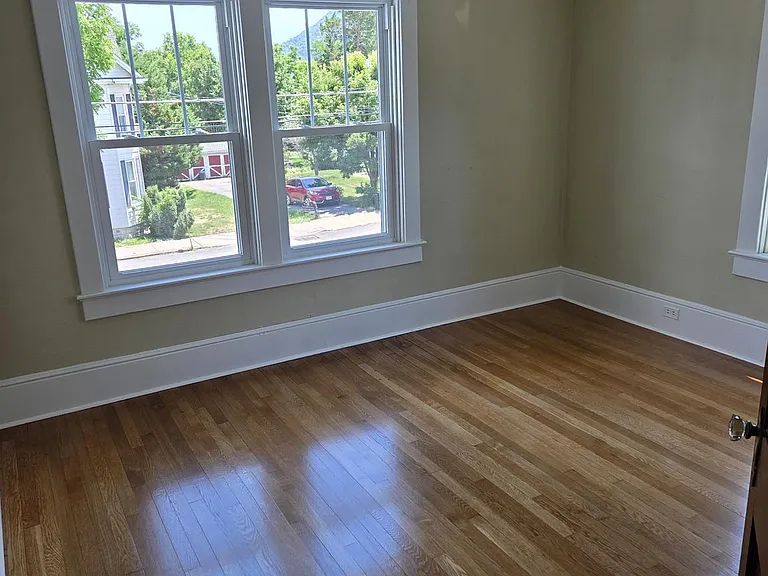 240 S Holliday St — Photo 12
