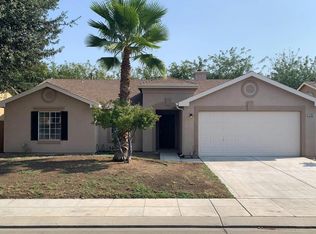 5260 E Wildflower Ln, Fresno, CA 93725