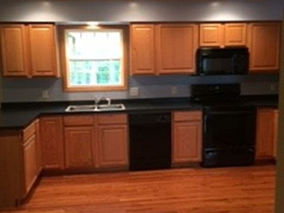 5th image of 24 Challedon Dr
