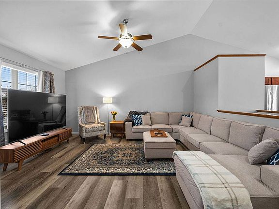 5th image of 1083 Breckenridge Ln