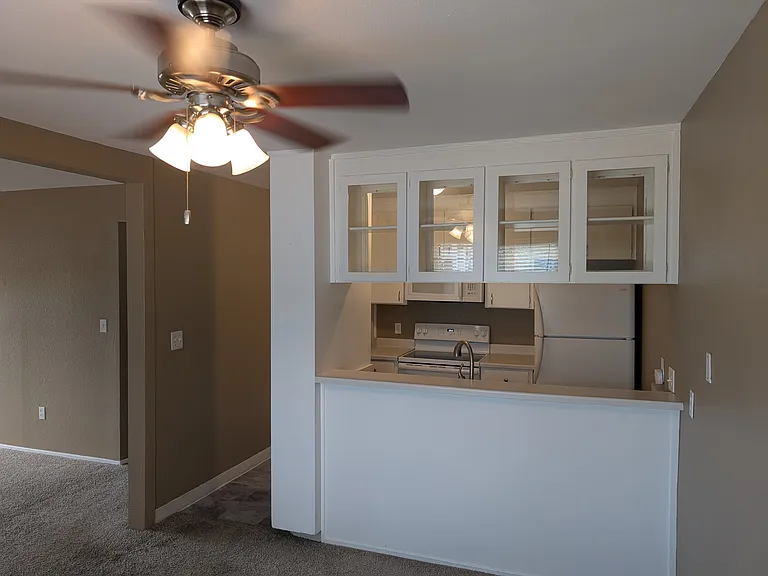 301 Tradewinds Dr — Photo 1