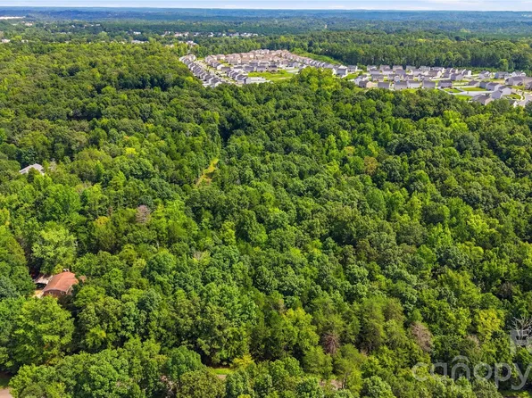617 Whippoorwill Ln, Concord, NC 28025