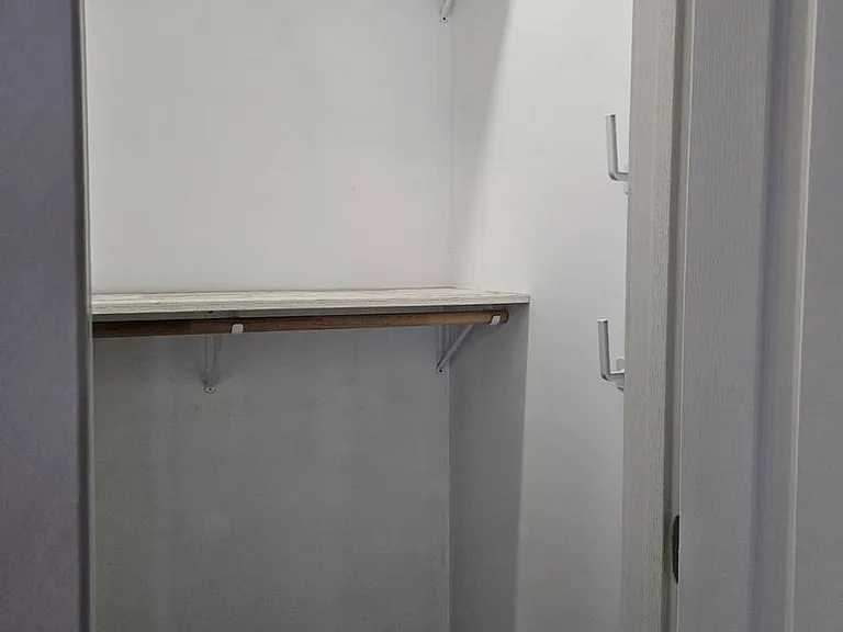 812 W Pershing St — Photo 10