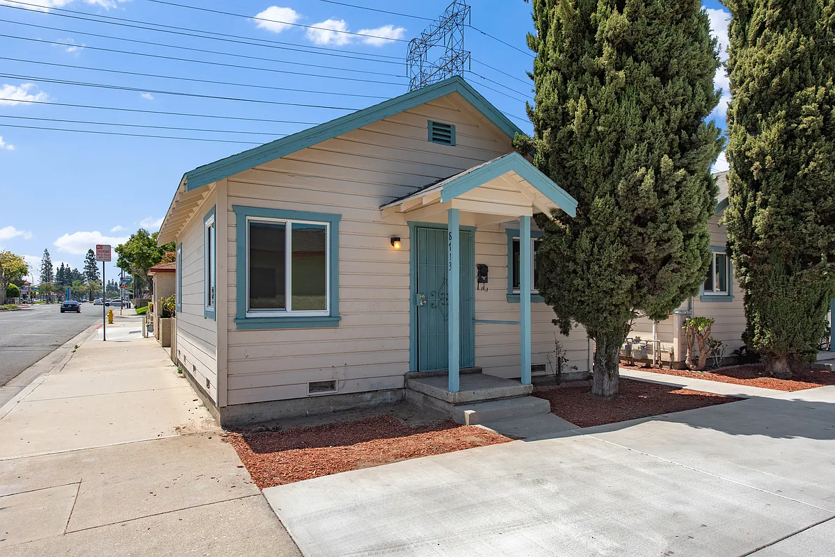Photo 2 of 17 - 8713 Alondra Blvd #8713 - Paramount, CA Building Photo - 8713 Alondra Blvd #8713