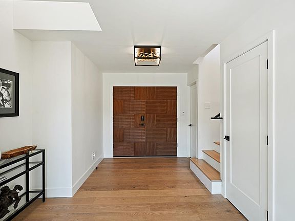 5th image of 471 Lakeview Way