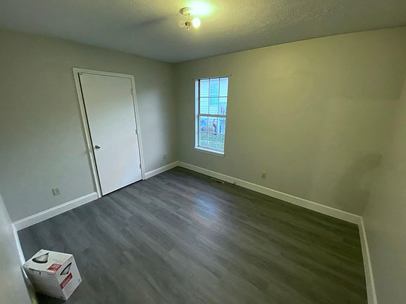 3rd image of 844 Nutwood St
