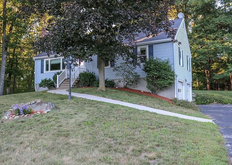1st image of 16 Maurice Dr