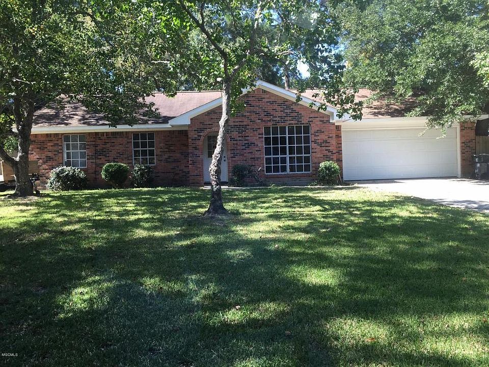 1st image of 3925 Sandridge Dr