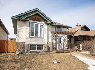 44 S White Ave, Red Deer, AB T4N7E5