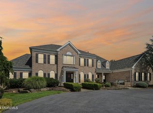 5 Dancer Ln, Freehold, NJ 07728
